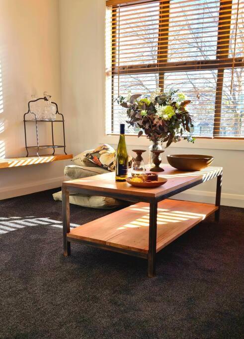 Apartment 2 - Haddin Court - Stunning Executive Бленем Экстерьер фото